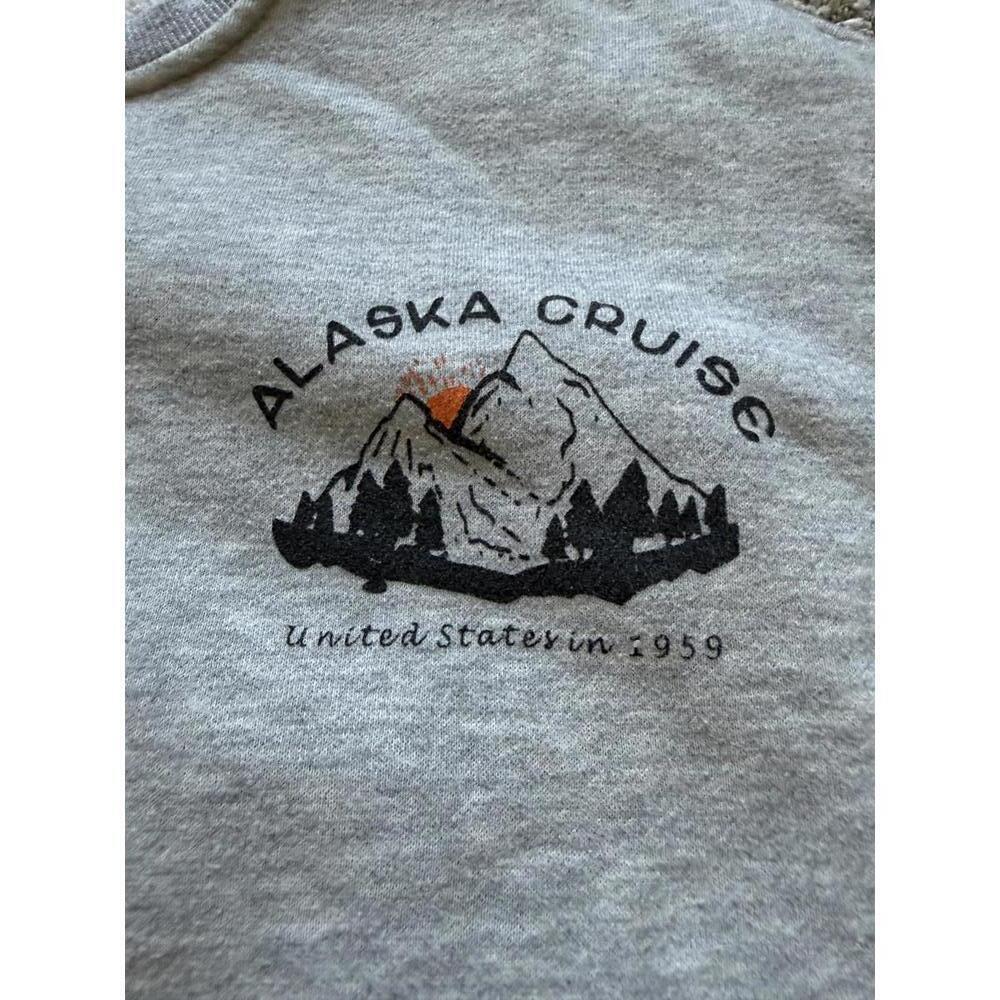 Alaska Cruise Humpback Whale Graphic Crewneck Sweatshirt Gray Scenic Vtg. Med - Picture 2 of 7